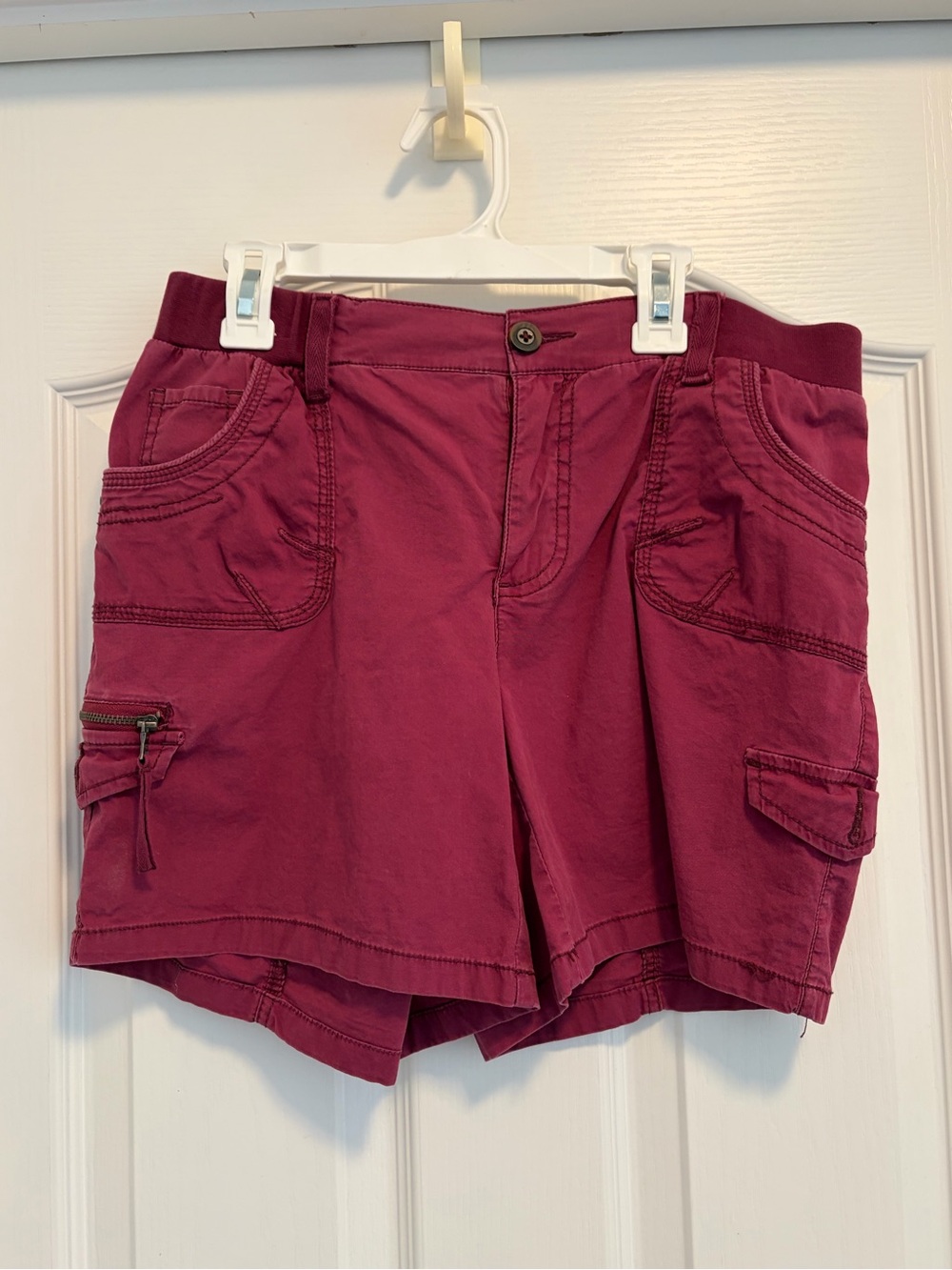 Maurice’s Burgundy Red Cargo Shorts Women’s 5/6
